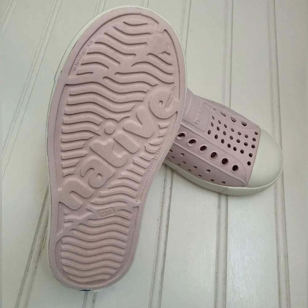 Native Kids Slip-On Water Shoes in Pale Pink with White Toe